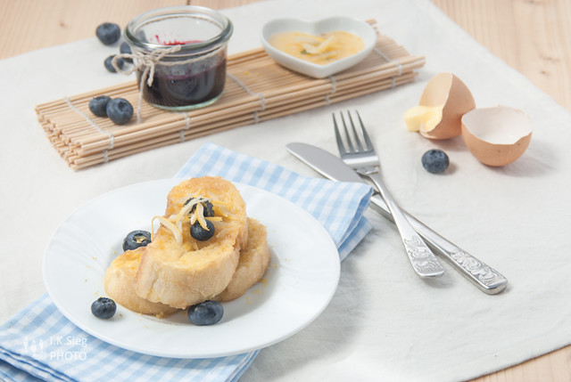 20130806-french toast with blueberries and honey 4